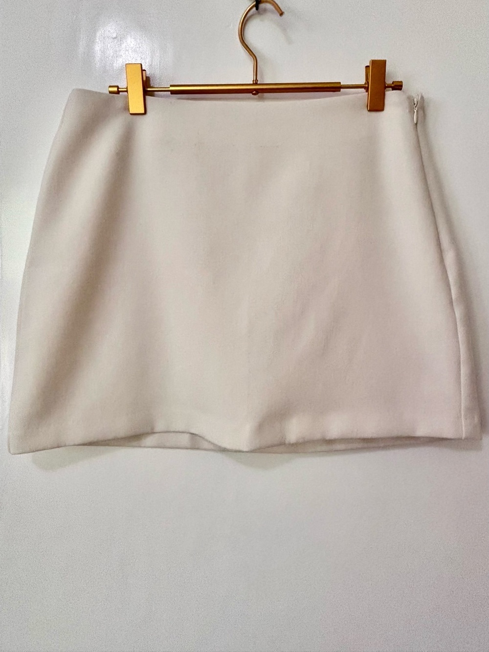 Dynamite| Classic Cream A-Line Side Zip Mini Skirt Sz M - Picture 4 of 6
